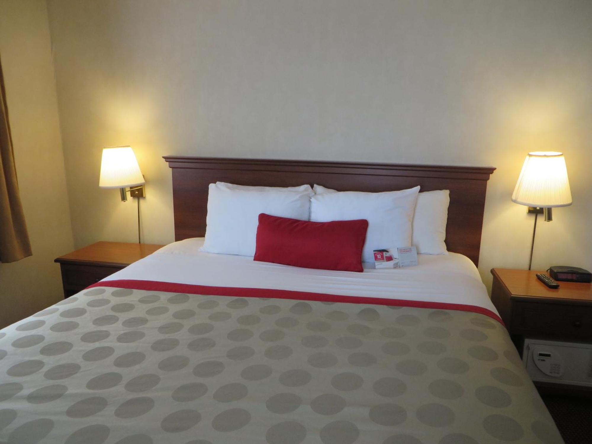 Ramada By Wyndham Hawthorne/Lax Hotel Ruang foto